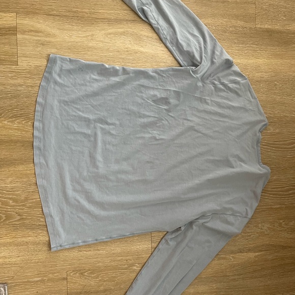 Lululemon Long Sleeve Fundamental - Picture 2 of 3